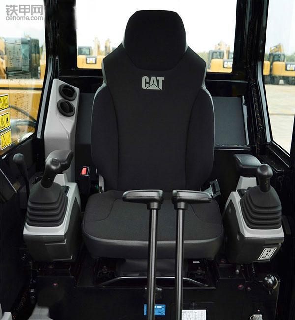 小挖卡特跟日立哪个好,小挖机卡特307