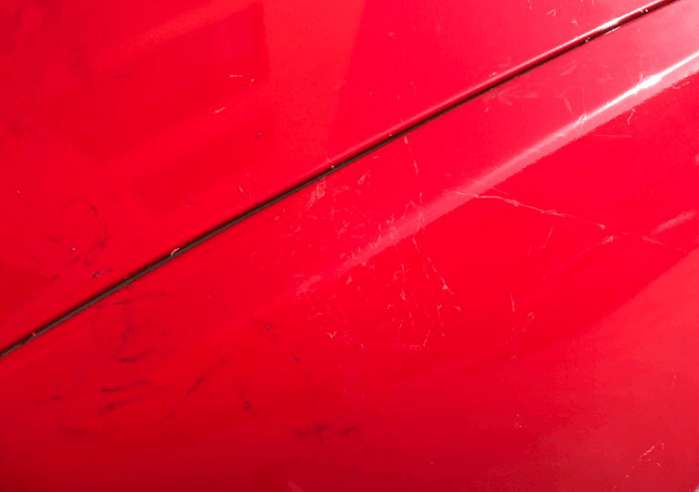 台州网友的*博兰**基尼拿去当婚车，回来发现全是彩带把膜弄坏