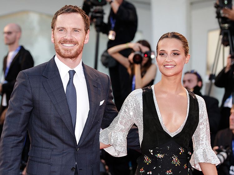 你可能需要一个新老公，万磁王迈克尔·法斯宾德近日低调成婚