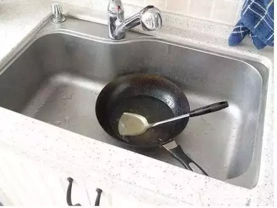 花了100块钱改造厨房,家里装修开关插座就花了三千多