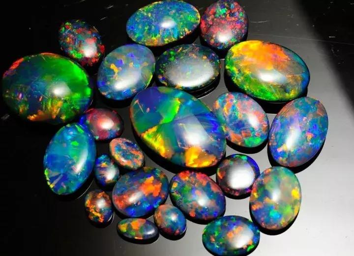 欧泊配什么颜色最好看,欧泊有什么颜色好看