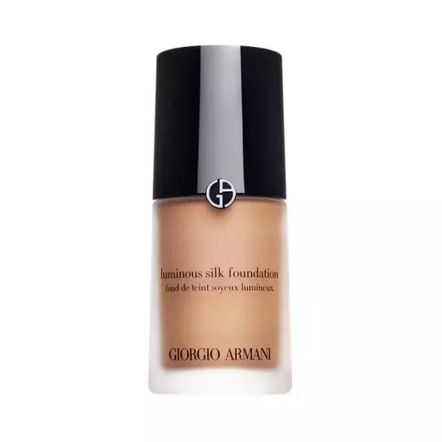 阿玛尼粉底液和雅诗兰黛dw哪个好,阿玛尼红标和dw的粉底液哪个好用