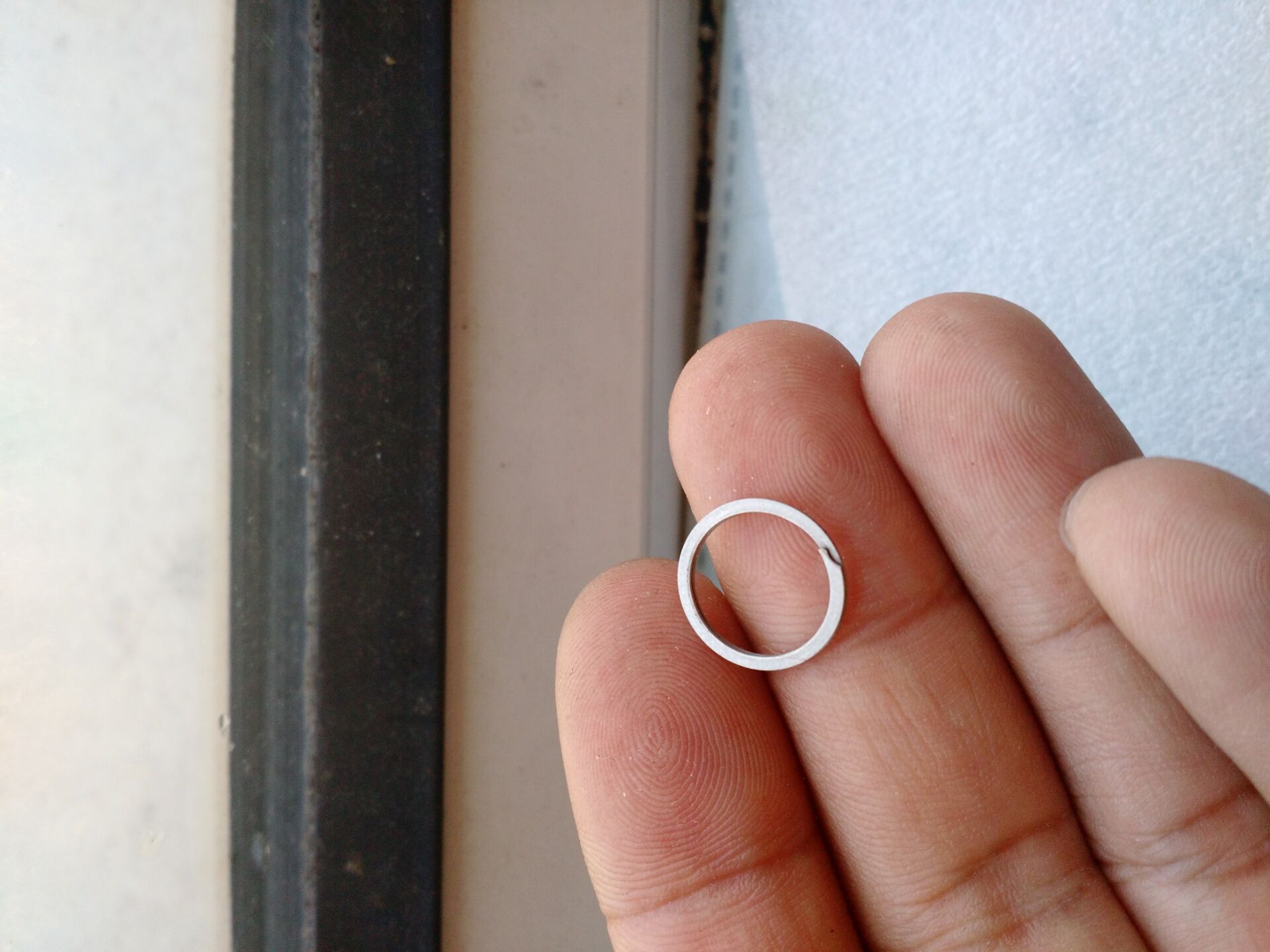 指尖陀螺怎样换轴,指尖陀螺如何更换中间的轴