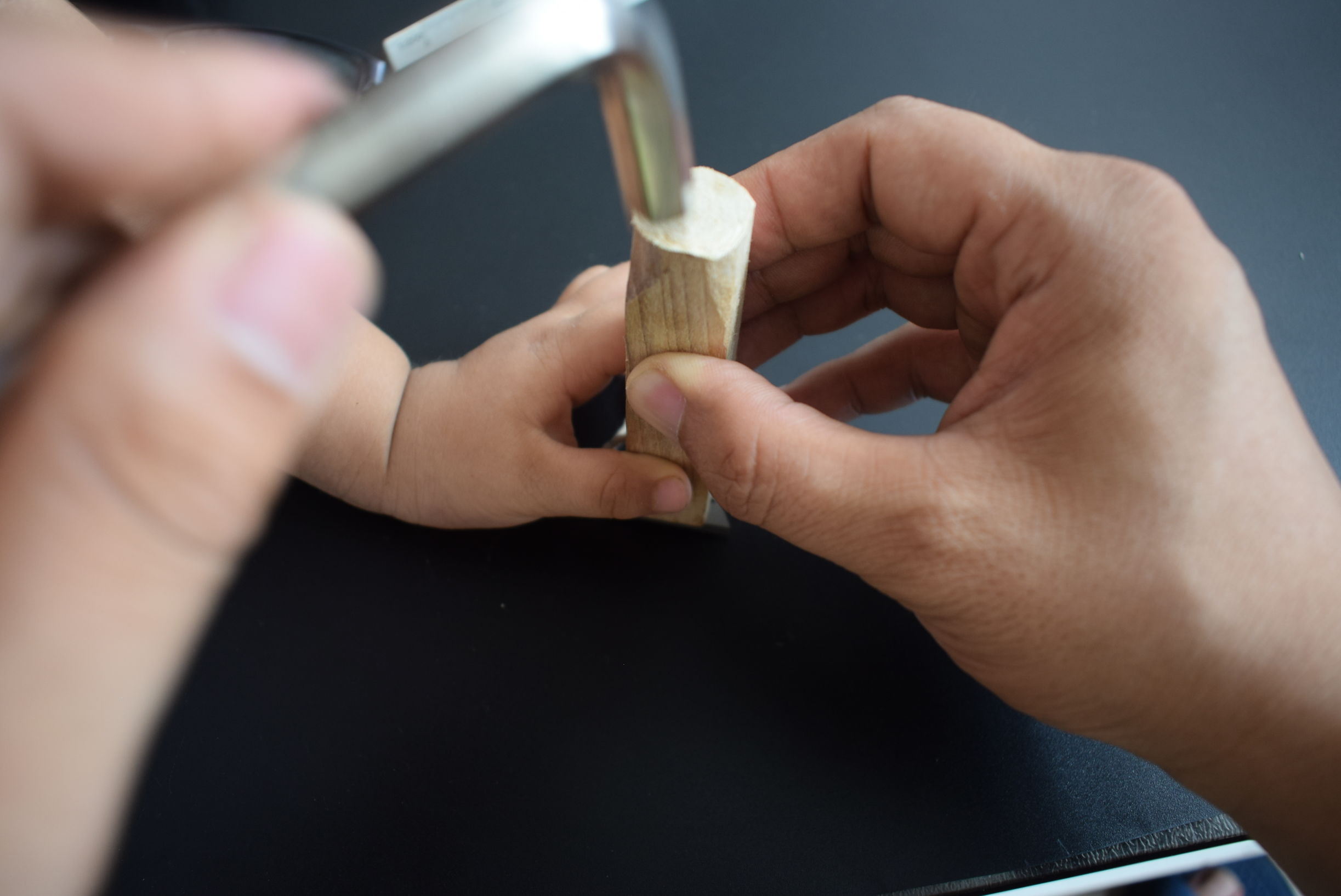 指尖陀螺怎样换轴,指尖陀螺如何更换中间的轴