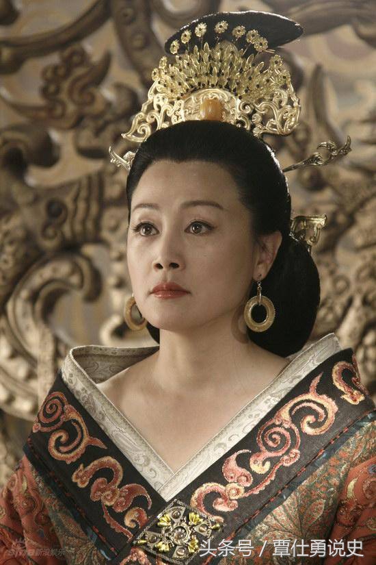 曾是人人尊崇的女性，权欲熏心，色令智昏，亲手杀子，成一代妖后