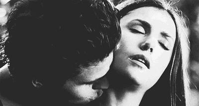 吻痕怎么快速退散,吻痕是怎么弄的