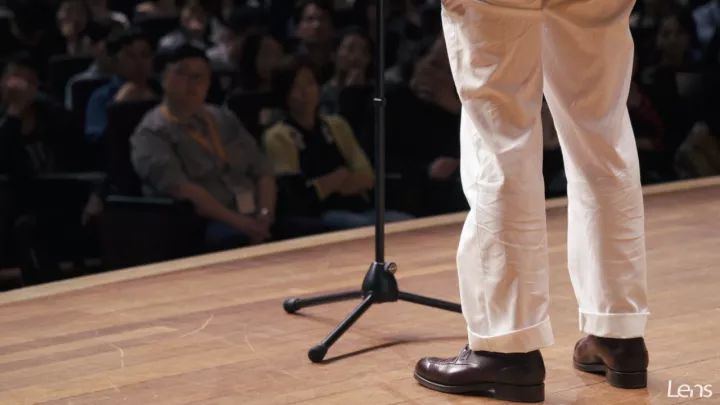 梁文道这是一个尊严稀缺的时代,不安之书梁文道