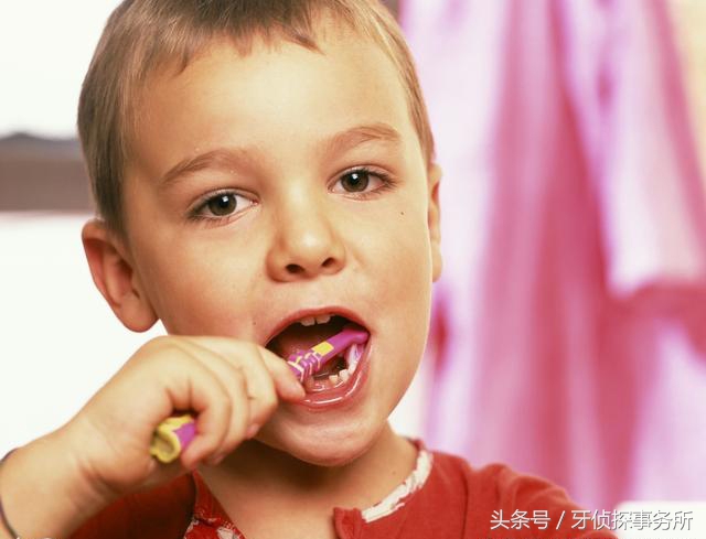 换牙前蛀牙有龋洞需要治疗吗,蛀牙形成需要多久