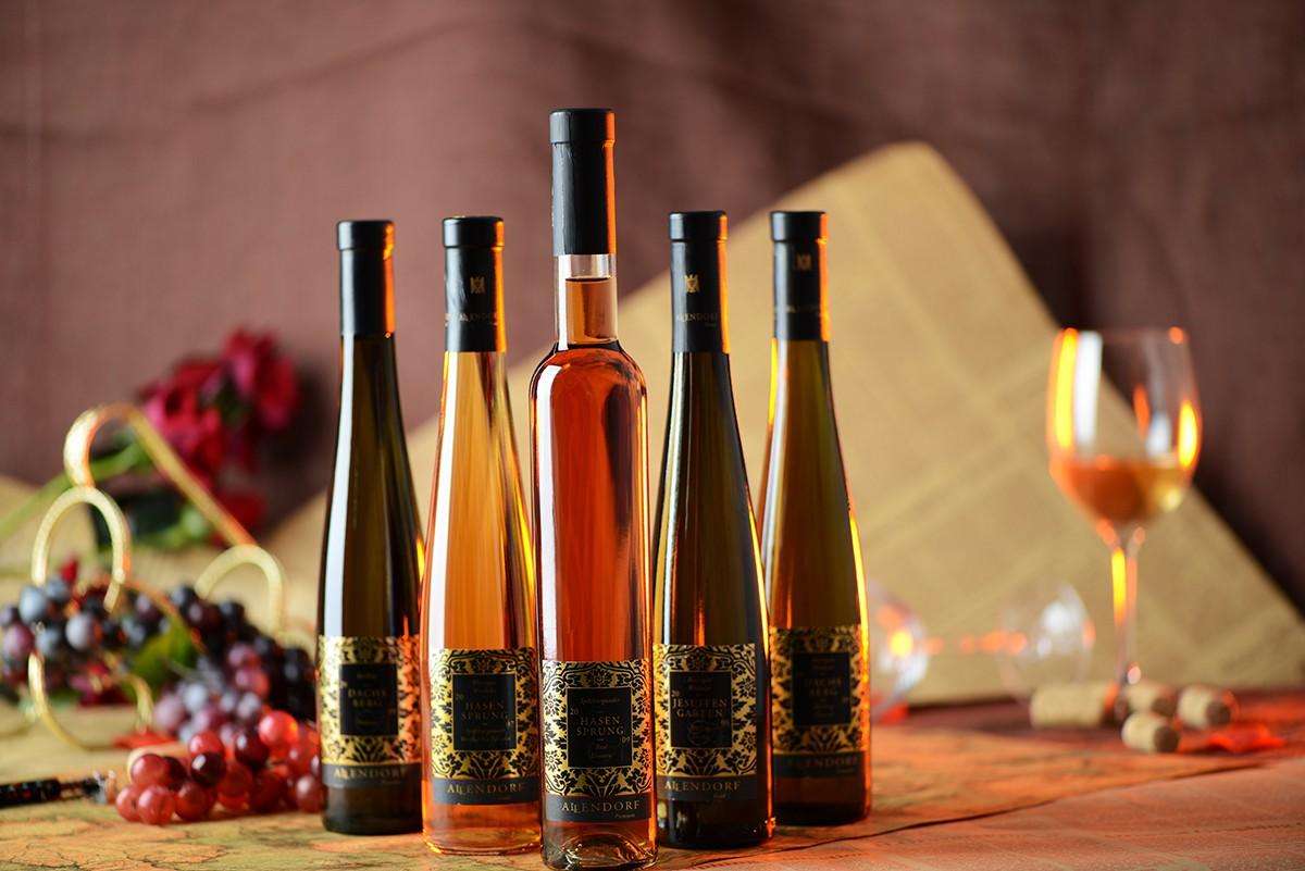 冰白酒的功效与作用及禁忌症,桑椹冰酒的功效和作用