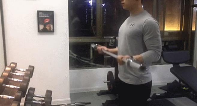 男生增强手臂力量和腿部力量,六个动作帮你提升男性核心力量