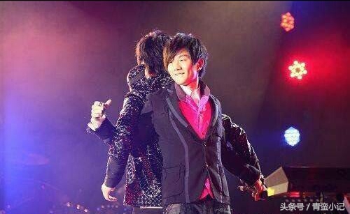 女儿情屠洪刚精忠报国,这是我听过最动人的歌曲之一翻译