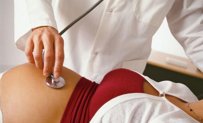 43岁女子剖腹产生二胎，产后不听医生建议，20天后伤口发臭流脓水