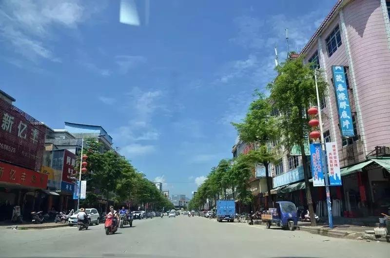 吉隆镇最繁华的时候有多少人,惠东吉隆在哪里