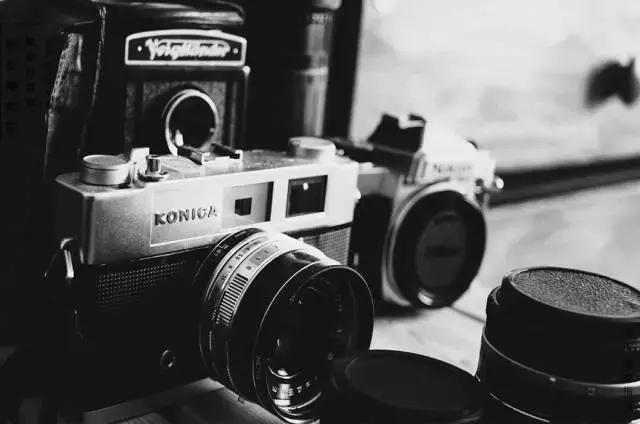 为什么相机快门按下去拍不了照片,为什么相机快门按着不清脆