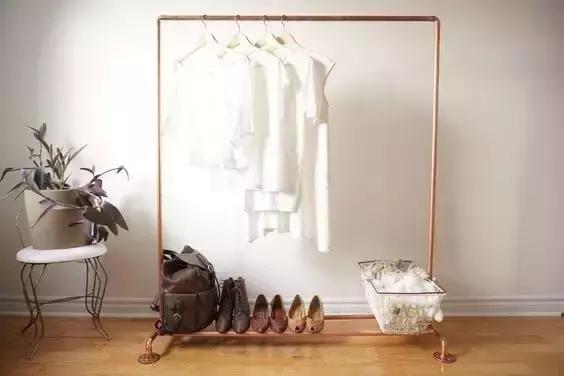 家里椅子很多虫蛀怎么办,椅子上总堆满衣服