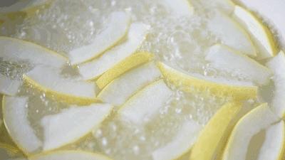 柚子的神奇功效你知道几个,一片柚子的功效