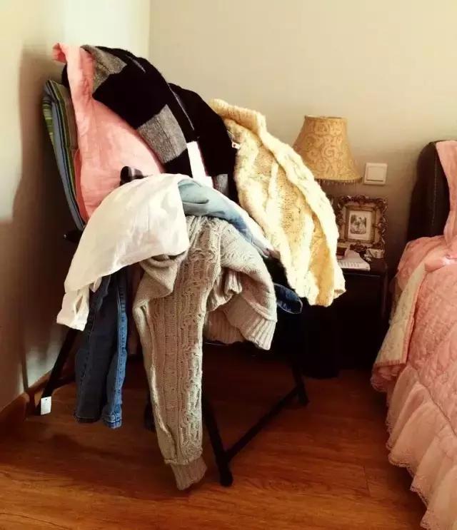 家里椅子很多虫蛀怎么办,椅子上总堆满衣服