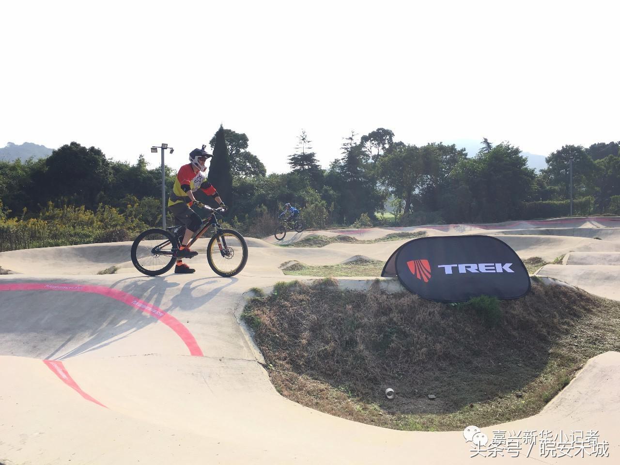 平湖蓝精灵,平湖九龙山全程参观