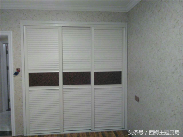 移门衣柜和手拉门衣柜哪个好,移门衣柜好还是开门衣柜好