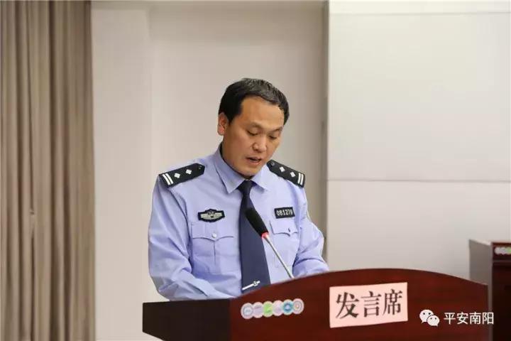 西峡县公安局操龙海,派出所民警坚守岗位守护民安