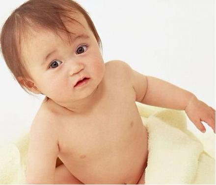 妈妈拉绿便会导致宝宝拉绿便吗,新生儿拉绿便和绿屎是怎么回事