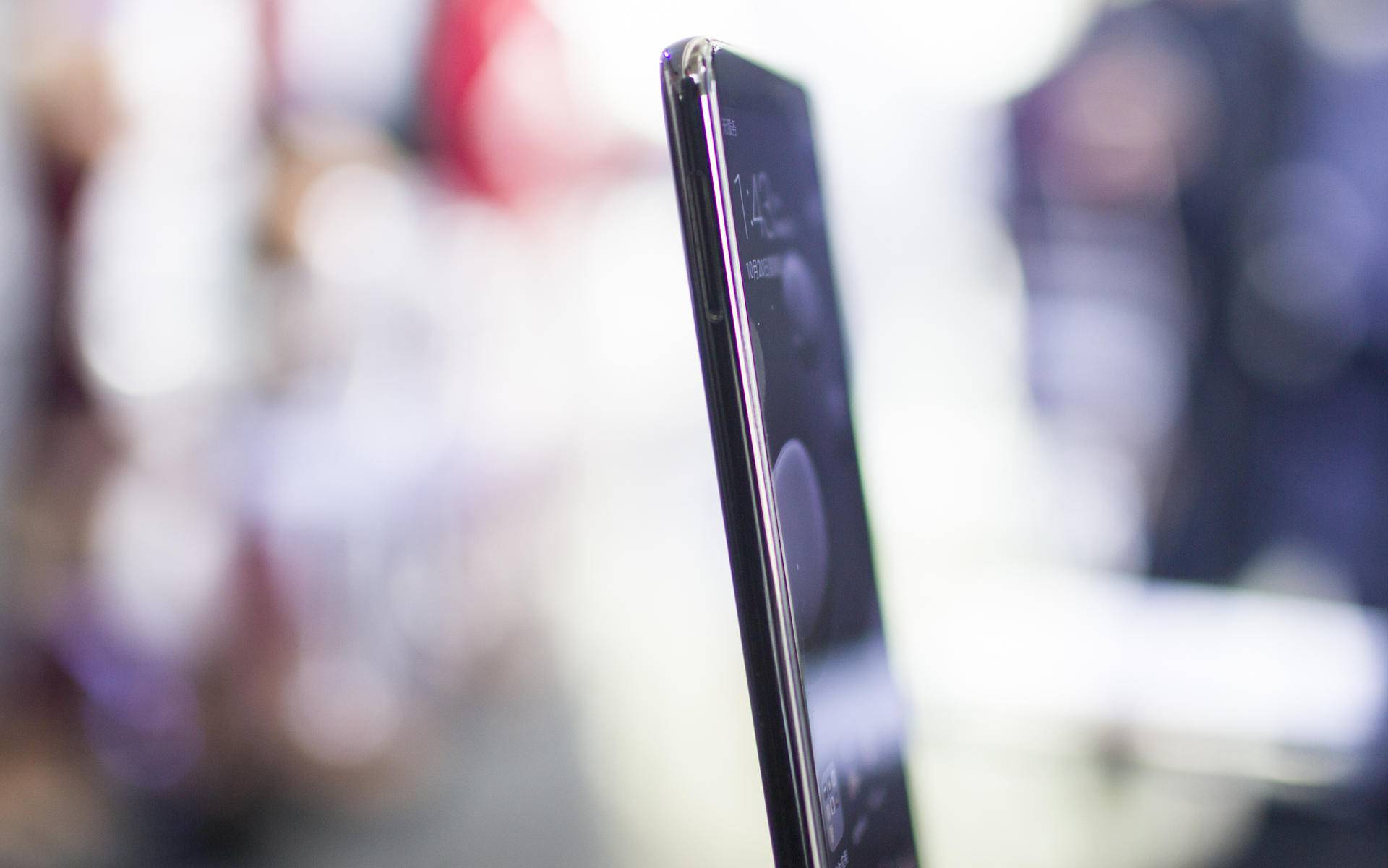 华为mate10哪个颜色最适合,华为mate10亮黑版确实很漂亮