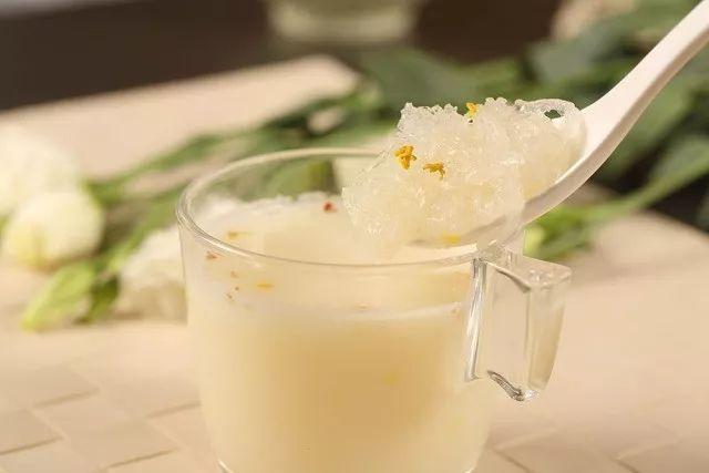 深秋燕窝补，清润又美肤