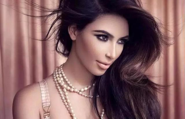 睡前用它擦脸快速年轻20岁,25岁女性睡前护肤