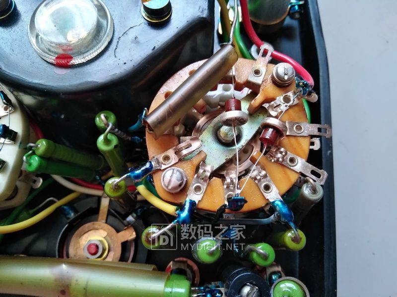 一块1964年2月上海震华电器厂制造500型万用表！