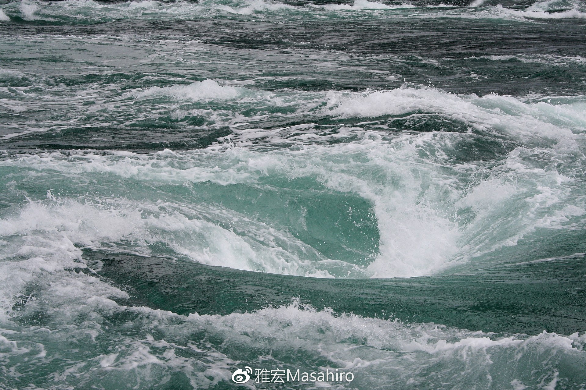 光看队名，我们就差了日本足球很多年
