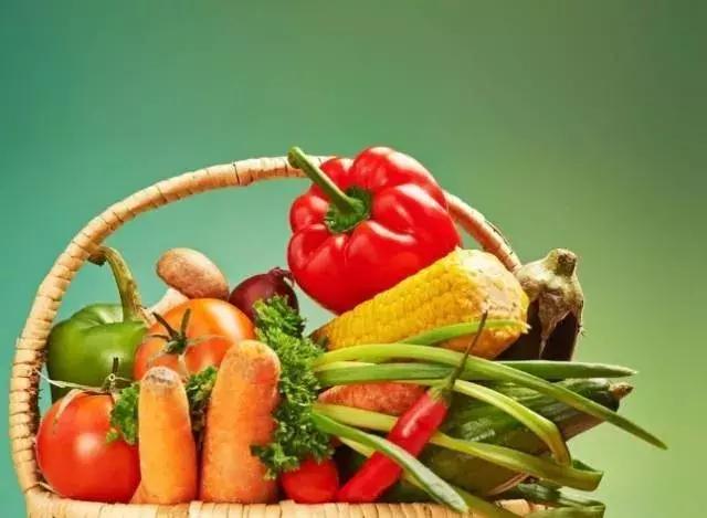 秋季婴儿嘴唇干裂出血,秋季嘴唇干裂怎么办小妙招