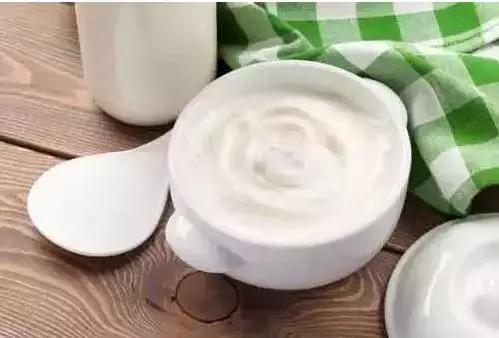 冬天也要喝酸奶，预防妇科感染，改善口臭！