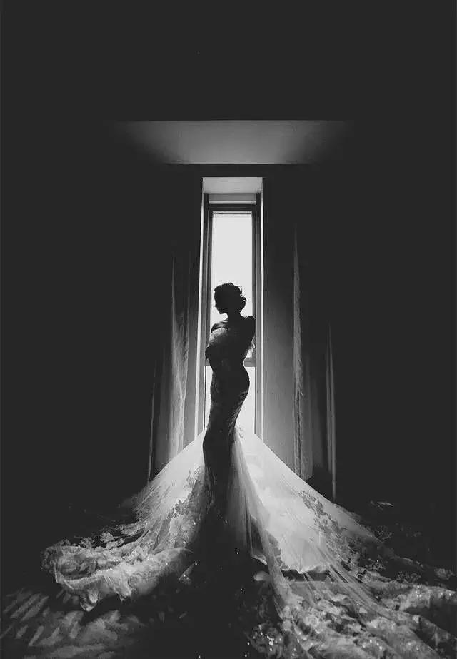 大拖尾婚纱适合矮个子女生吗,谁说矮就不能穿搭