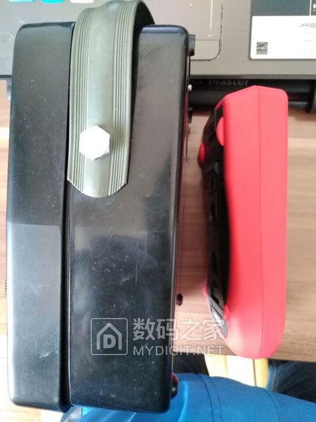 一块1964年2月上海震华电器厂制造500型万用表！