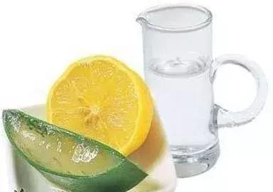 秋季婴儿嘴唇干裂出血,秋季嘴唇干裂怎么办小妙招