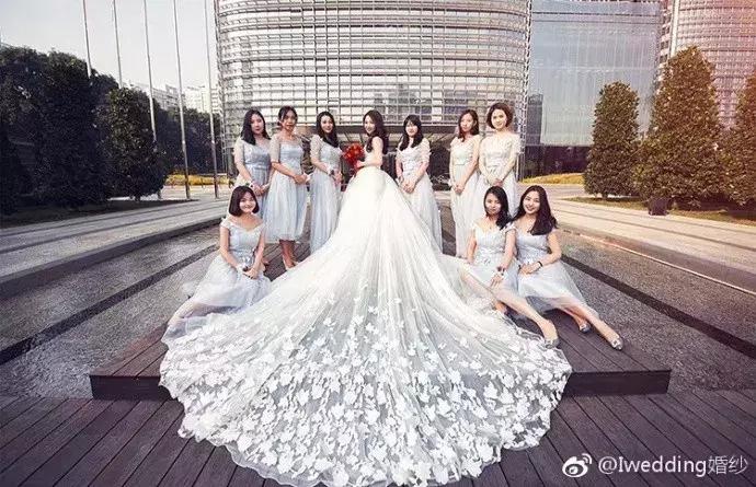 大拖尾婚纱适合矮个子女生吗,谁说矮就不能穿搭