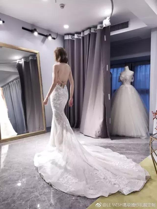 大拖尾婚纱适合矮个子女生吗,谁说矮就不能穿搭