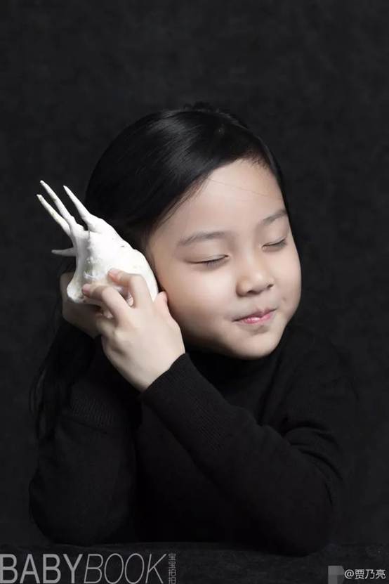 甜馨弹钢琴是啥牌子的钢琴,甜馨弹钢琴天空之城视频曝光