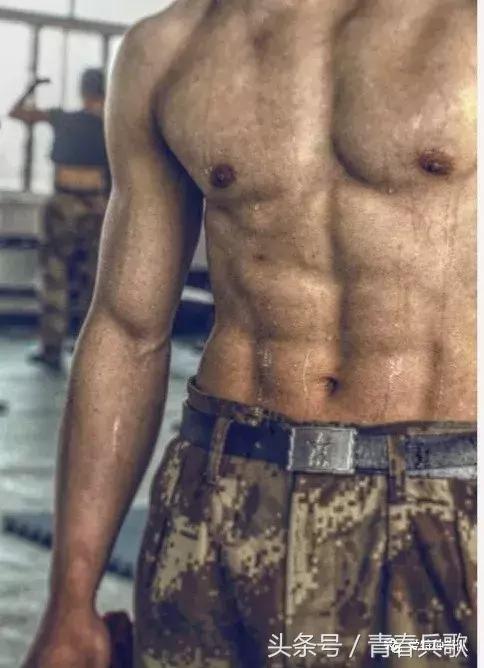 他没有“荷尔蒙骚”，只有“臭袜子味”！