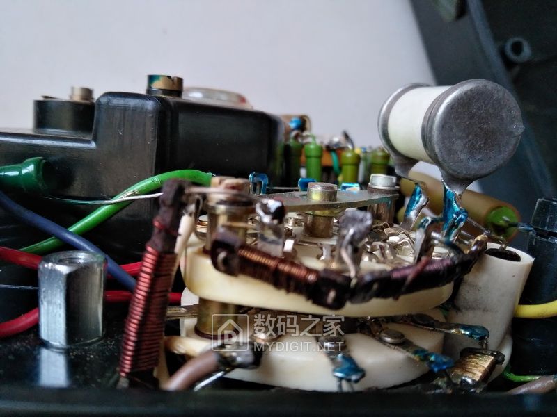 一块1964年2月上海震华电器厂制造500型万用表！