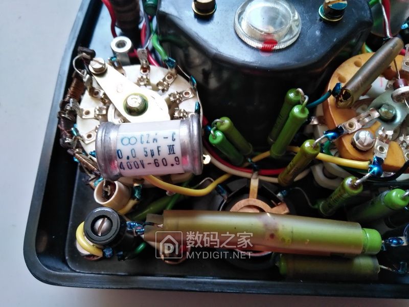 一块1964年2月上海震华电器厂制造500型万用表！