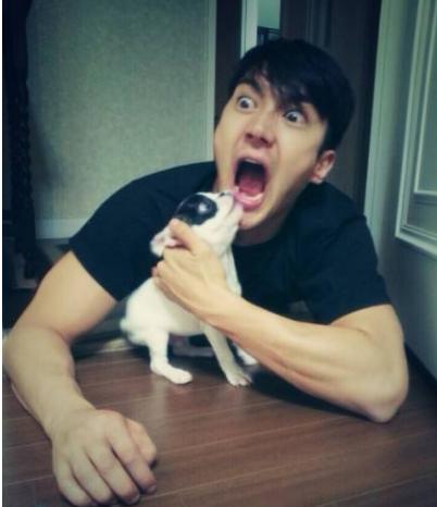 崔始源养狗最新视频,崔始源再次为两年前爱犬事件道歉