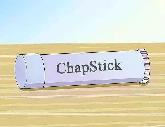 秋季婴儿嘴唇干裂出血,秋季嘴唇干裂怎么办小妙招