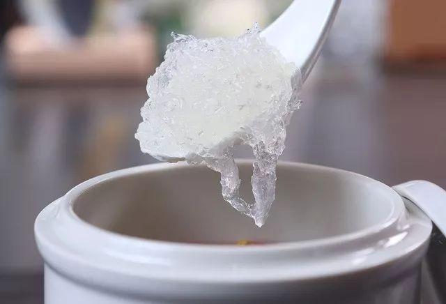 深秋燕窝补，清润又美肤