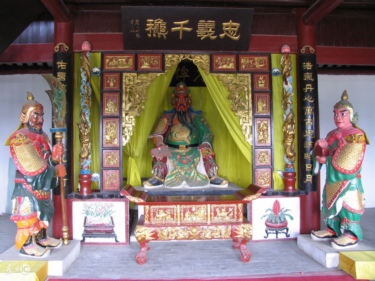 家中风水佛菩萨摆放,家中供奉佛的正确朝向