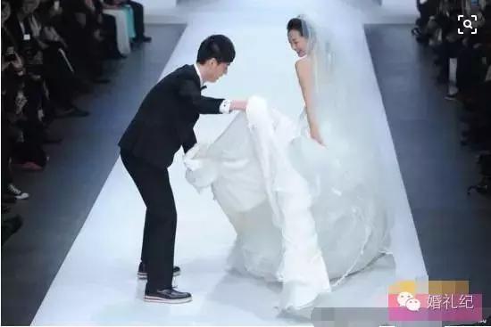 大拖尾婚纱适合矮个子女生吗,谁说矮就不能穿搭