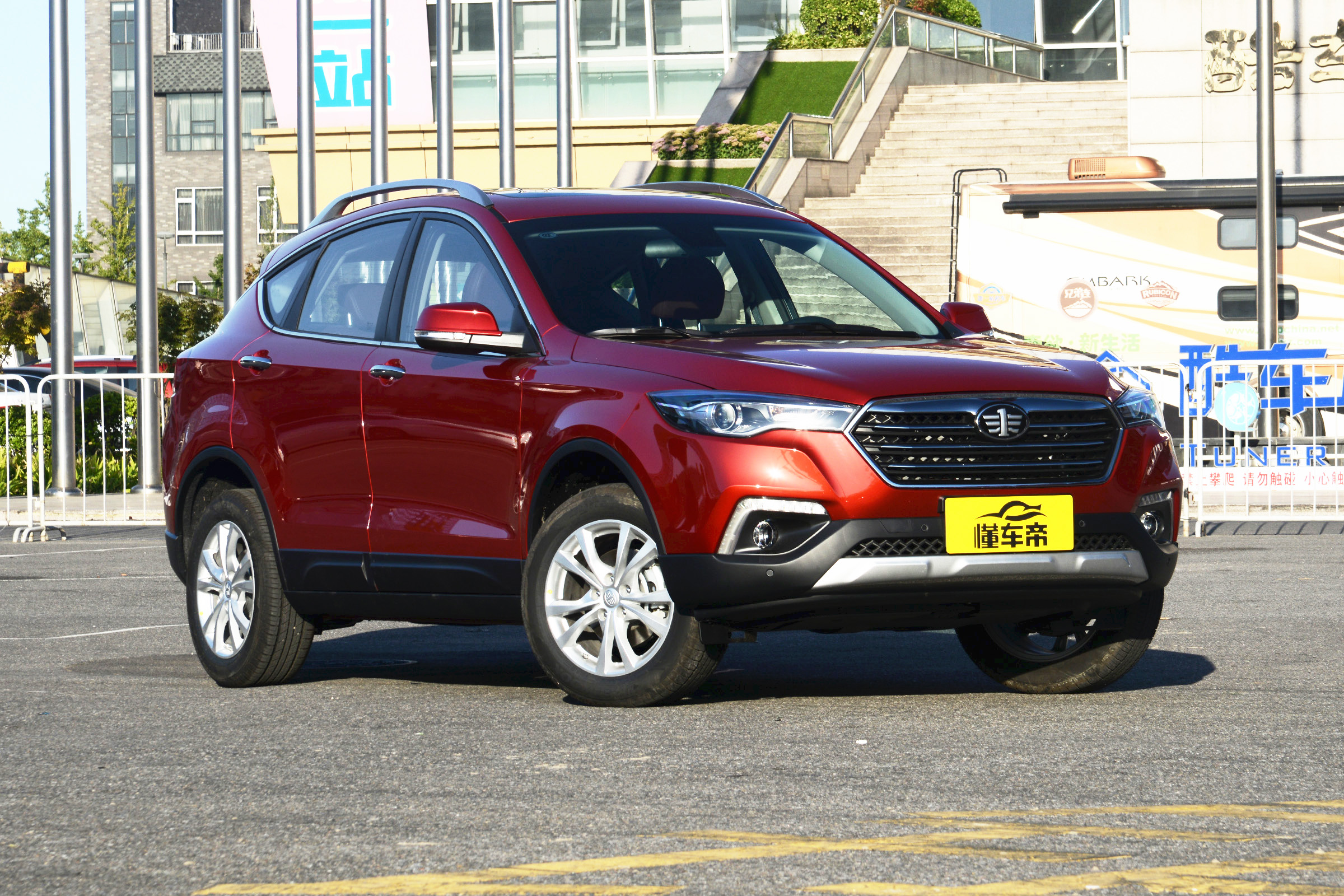 长安cs55与奔腾x80,奔腾x8评测