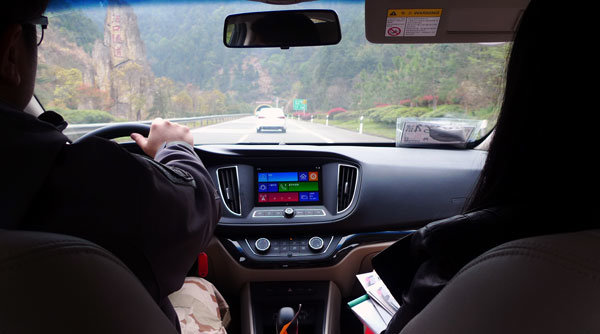 荣威3601.4t,荣威360动力和油耗怎么样