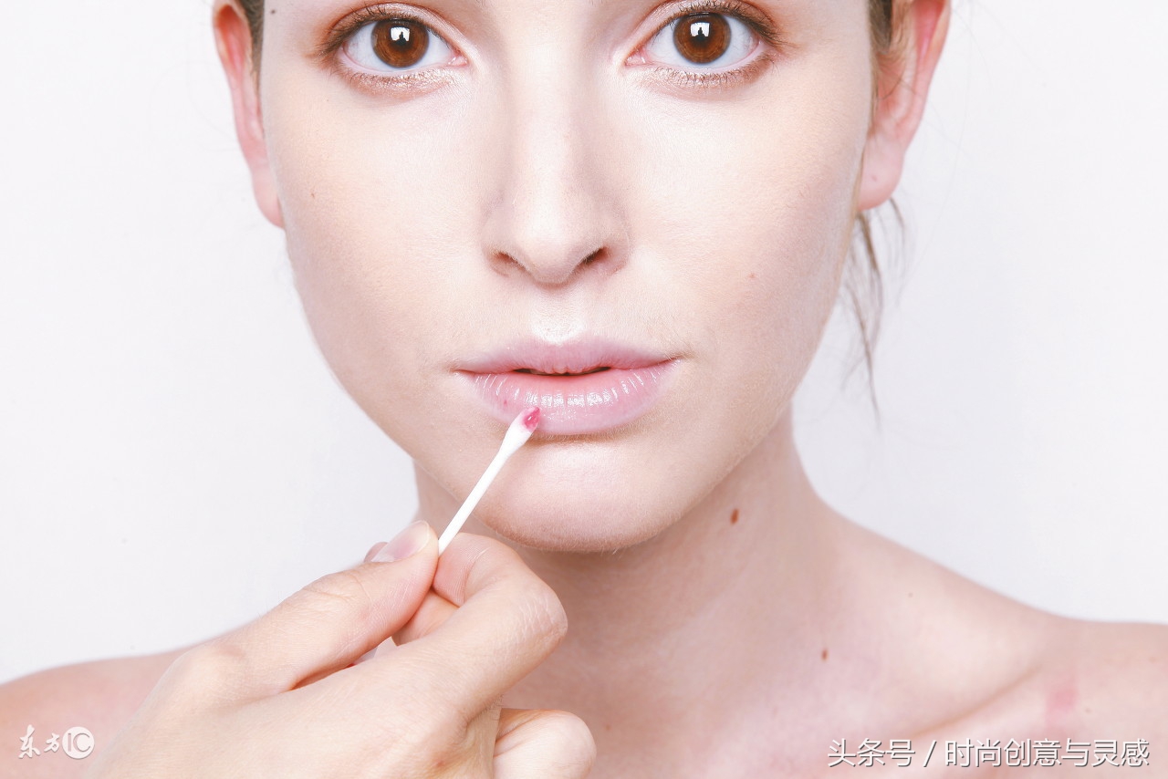 唇妆的卸妆方法,没有卸妆液怎么卸唇妆