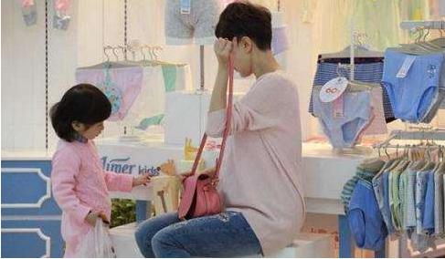 电梯突发故障孕妇出事谁负责,电梯故障孕妇突然生了